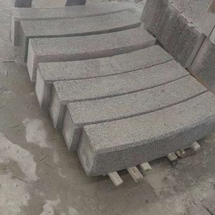 广州芝麻白弧形路牙石