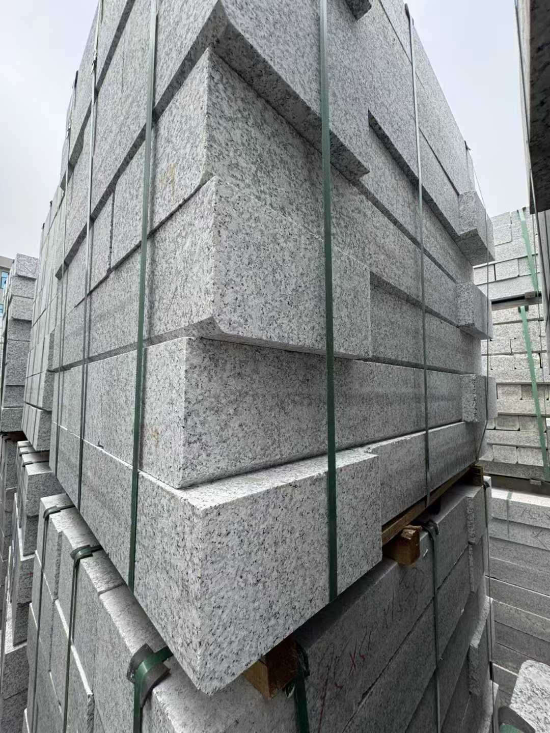 广州芝麻白路牙石 马路牙子